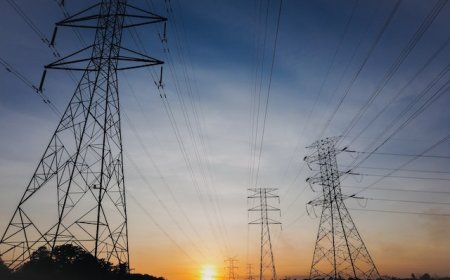 Leveraging clean energy to drive industrialization in Sub-Saharan Africa: Imaginaries and Realities